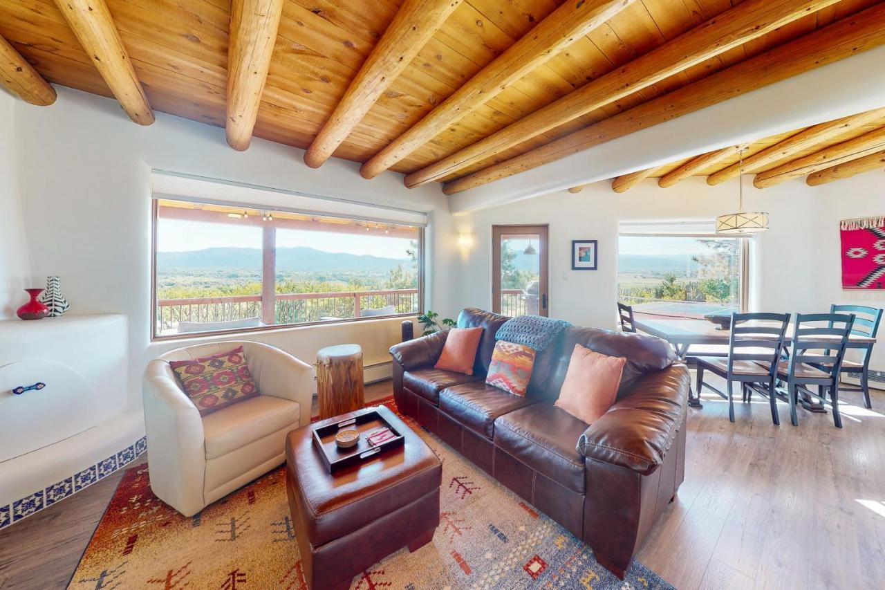 Cottam Pines A Villa เทาส์ ภายนอก รูปภาพ